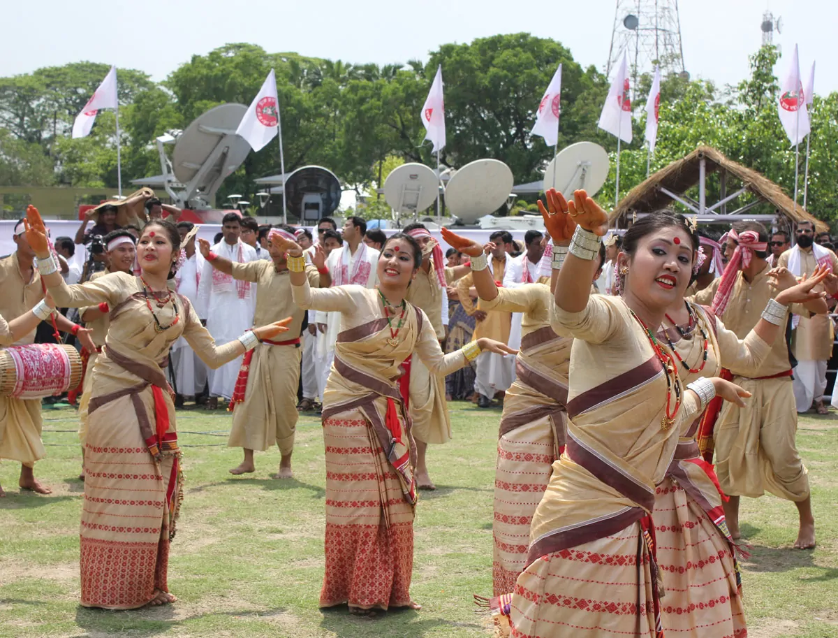 indian-festival-bihu-dance-fb